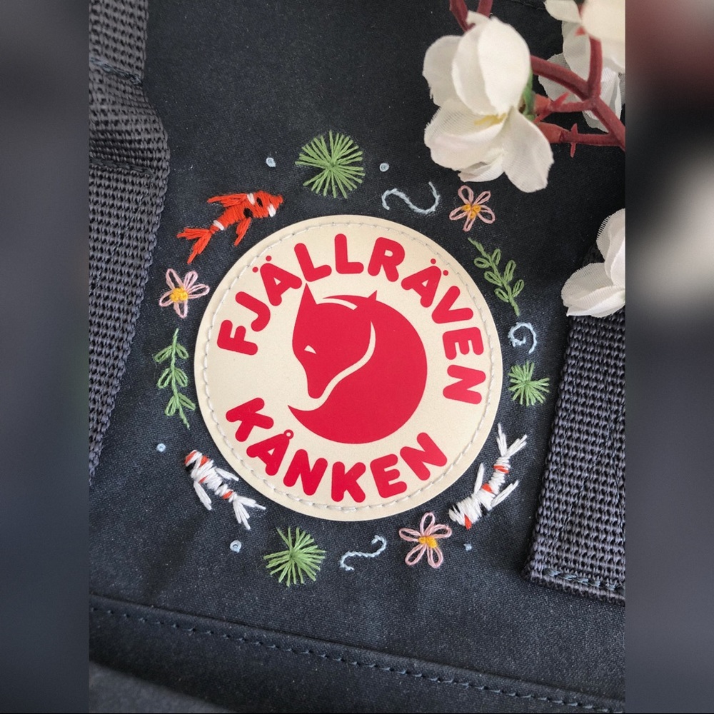 embroidered kanken ⭐️